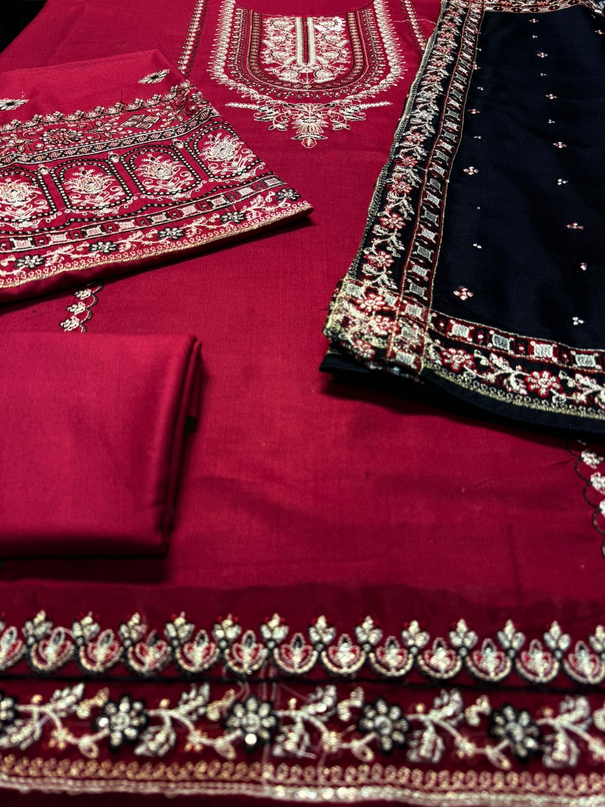 *BATIK DHANAK*