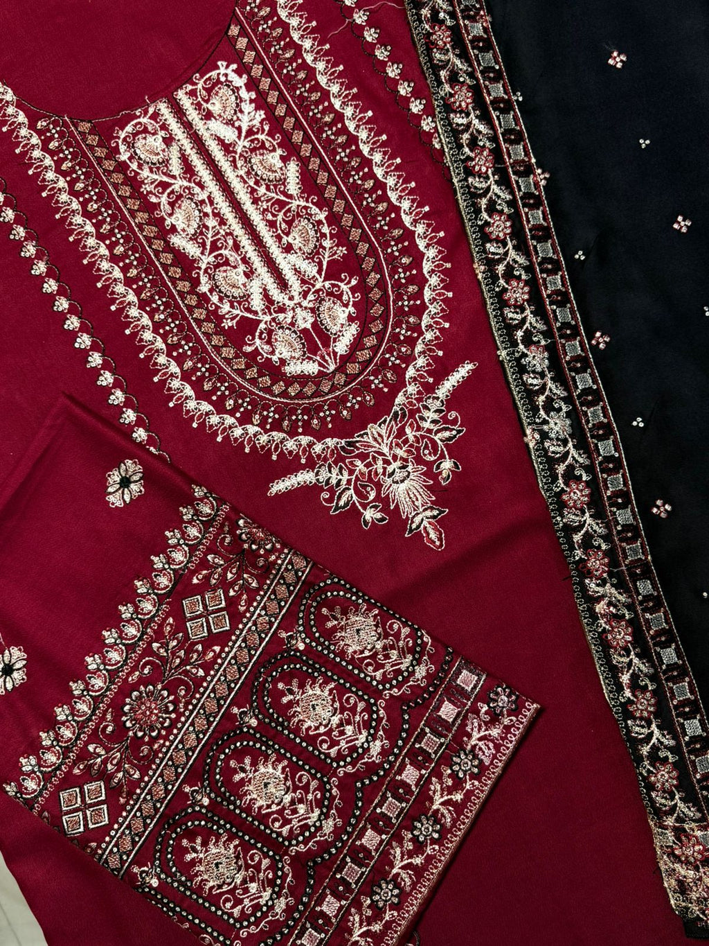 *BATIK DHANAK*