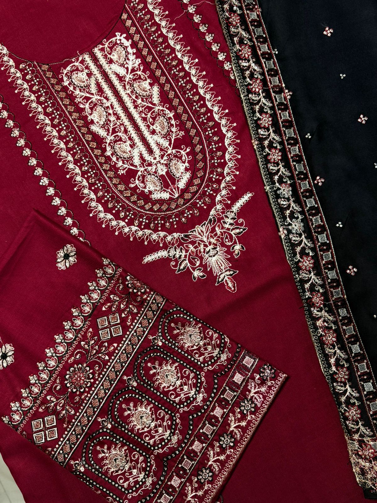*BATIK DHANAK*