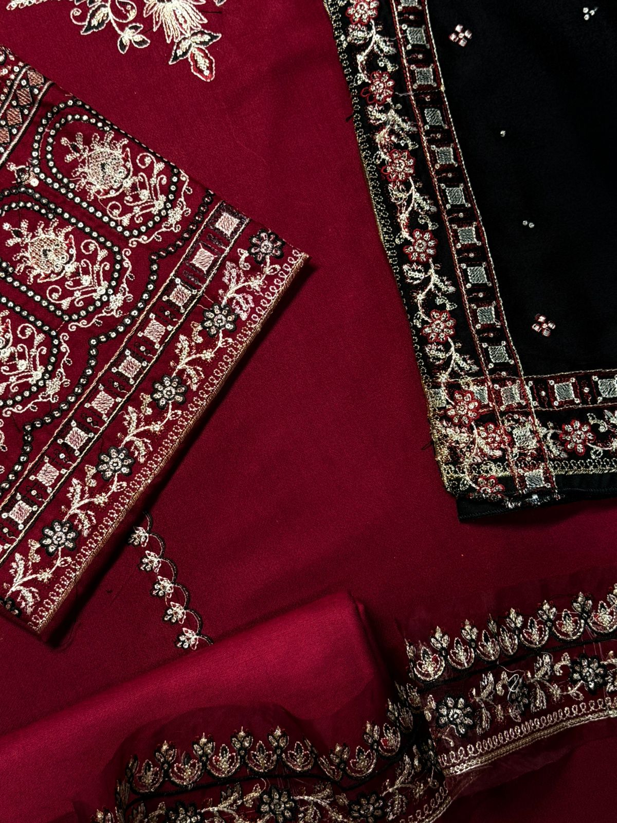 *BATIK DHANAK*